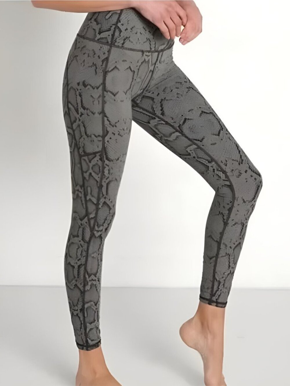 Varley Lets Go Pocket 25 Legging Olive Snake Print S EUC